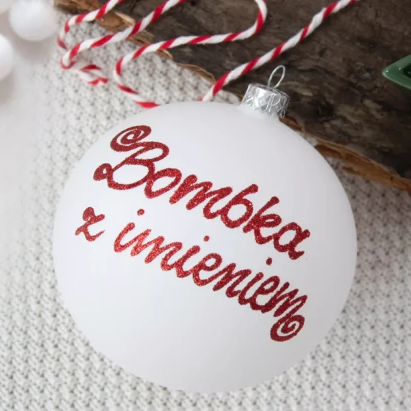 szklana bombka ręcznie robiona biała z imieniem